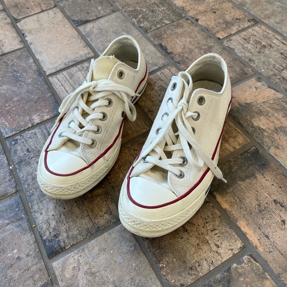 COPY - Converse Chuck 70 low top in parchment size 6 men’s or 8 women’s - Picture 2 of 11